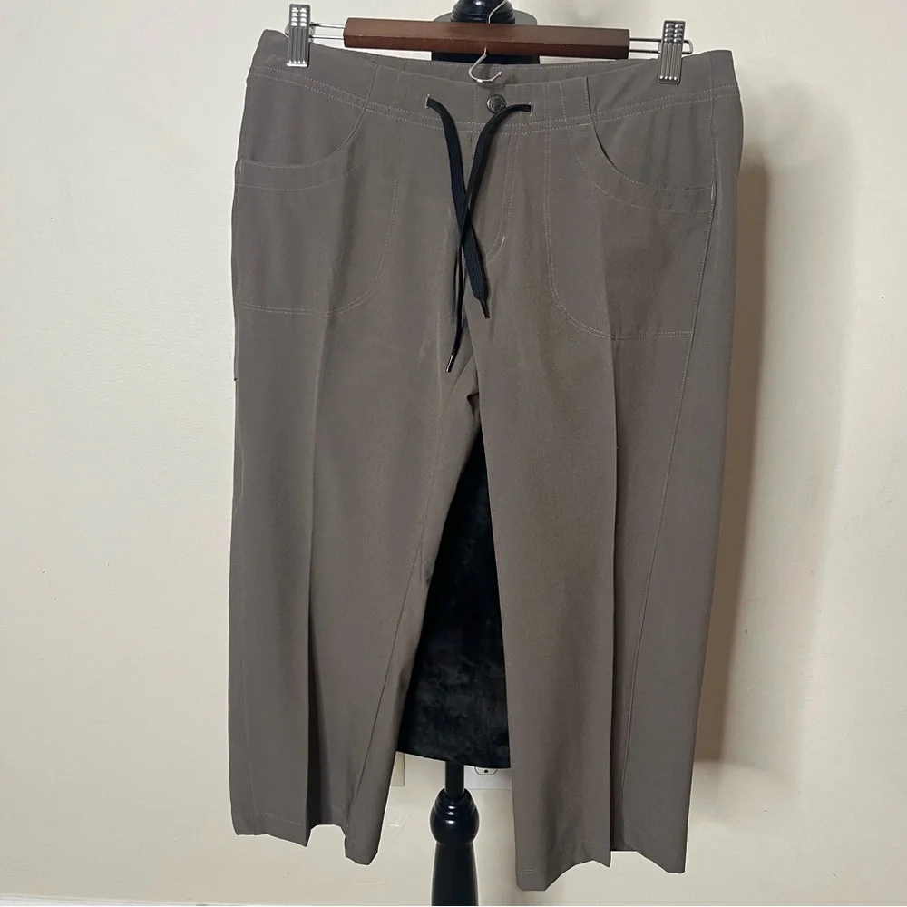 Patagonia Women’s Taupe All Out‎ Light Weight Drawstring Capri Hiking Pants Sz 6